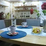 Downtown Acacia Str Apartment *