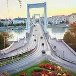 Downtown Acacia Str * Budapest