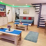 Apartment Downtown Acacia Str