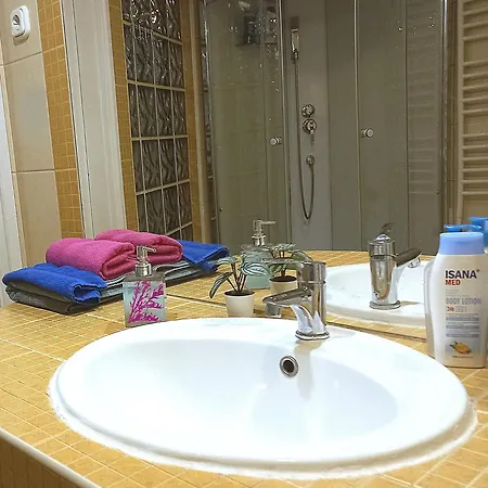 Апартаменты Downtown Acacia Str