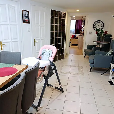 Downtown Acacia Str 布达佩斯