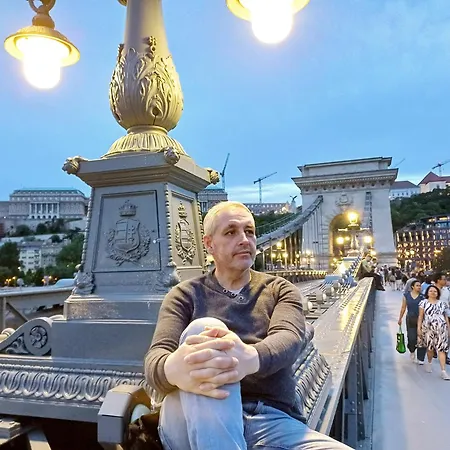 Downtown Acacia Str *