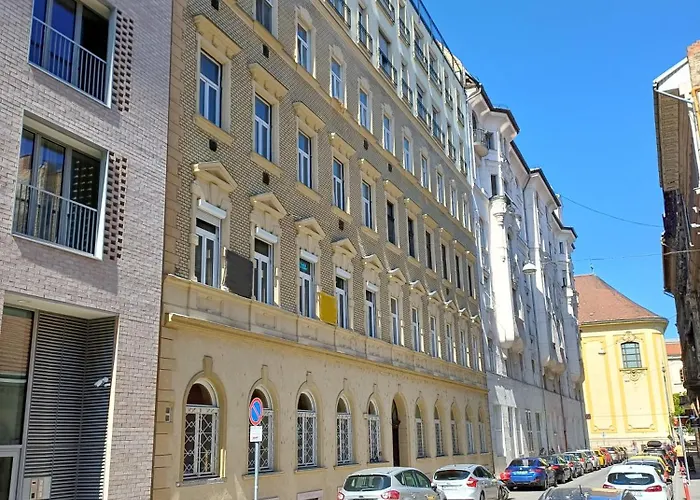 Downtown Acacia Str